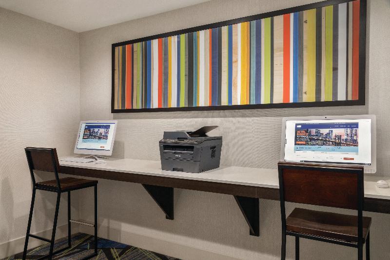 HOLIDAY INN EXPRESS HOTEL AND SUITES LAWTON-FORT SILL
