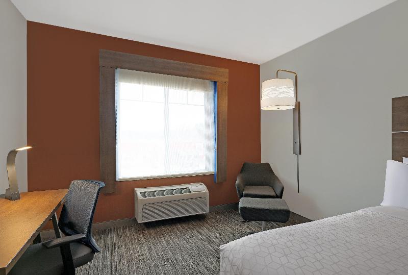 Holiday Inn Express & Suites Newport By IHG — photo 62