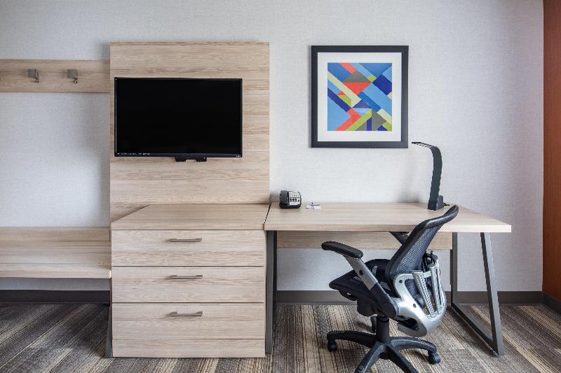 Holiday Inn Express & Suites Ontario Airport IHG photo 18