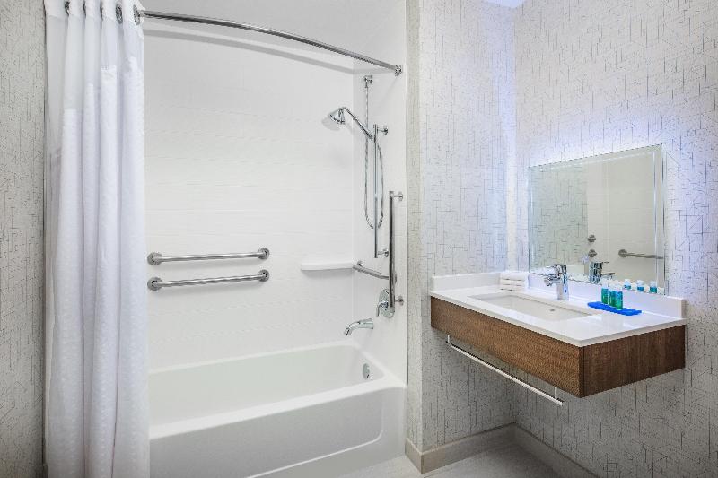 Holiday Inn Express & Suites Ontario Airport IHG photo 17