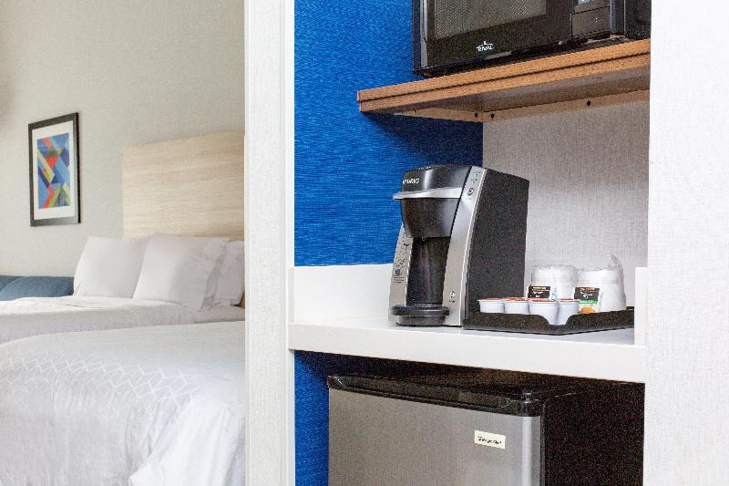 Holiday Inn Express & Suites Ontario Airport IHG photo 8
