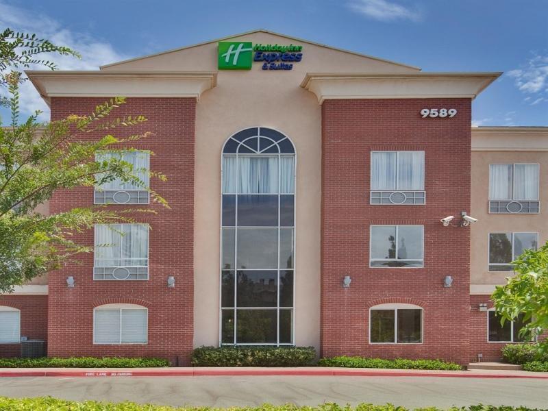 Holiday Inn Express and Suites Ontario Airport Mil