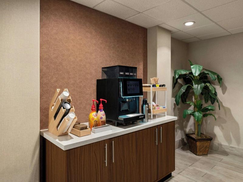 Holiday Inn Express and Suites Ontario Airport Mil image