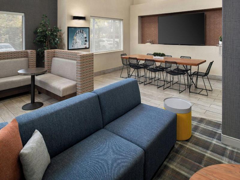 Holiday Inn Express and Suites Ontario Airport Mil image