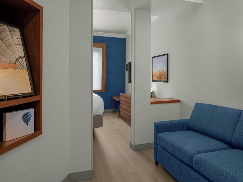 Holiday Inn Express and Suites Ontario Airport Mil image