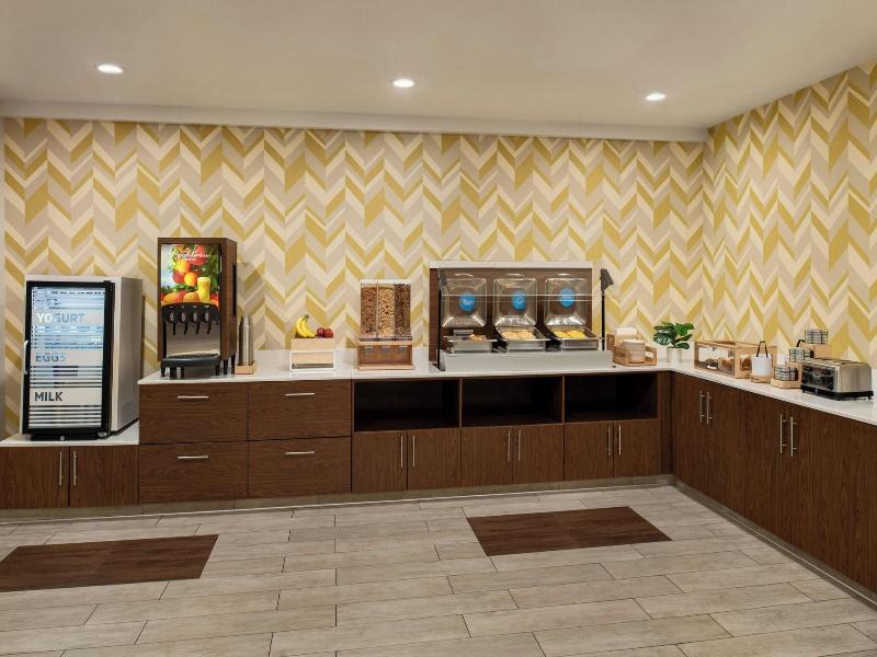 Holiday Inn Express and Suites Ontario Airport Mil image
