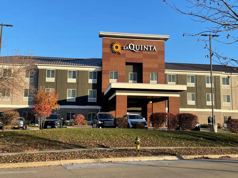 La Quinta Inn & Suites by Wyndham Ankeny IA / Des