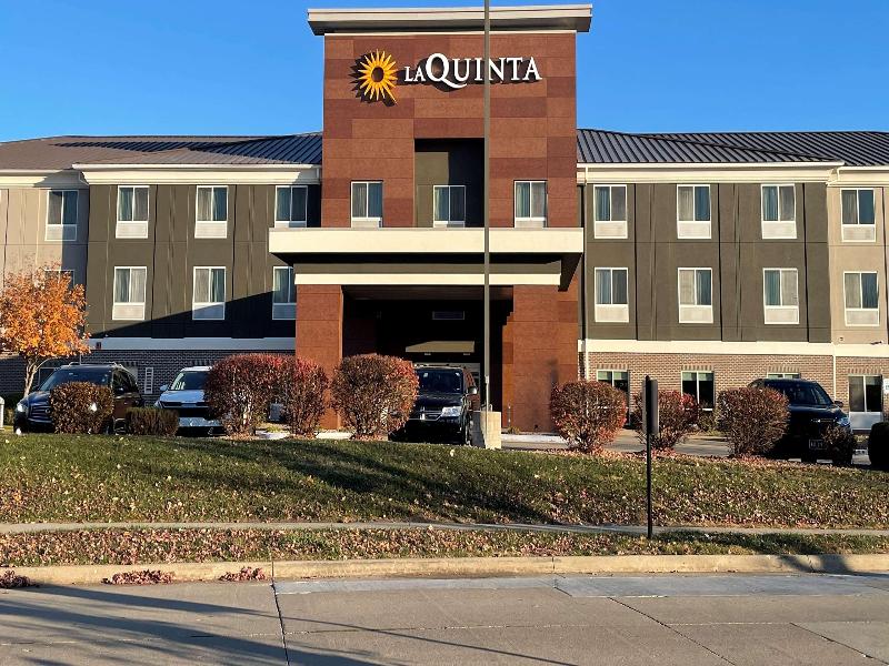 La Quinta Inn & Suites by Wyndham Ankeny IA / Des