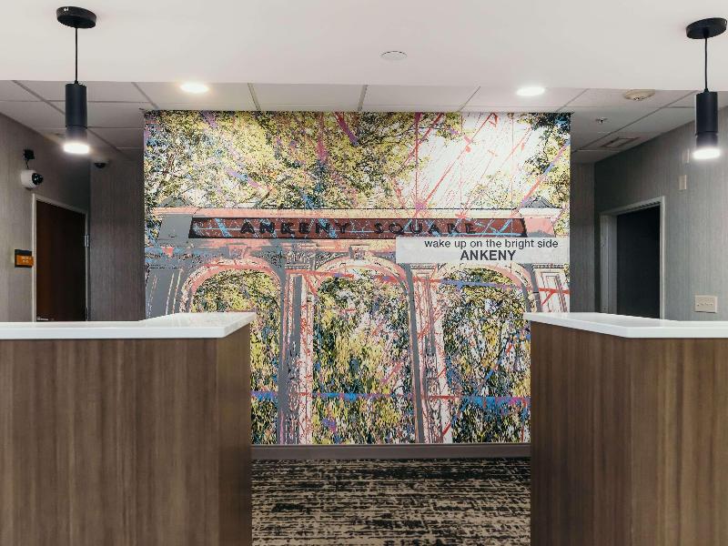 La Quinta Inn & Suites by Wyndham Ankeny IA / Des