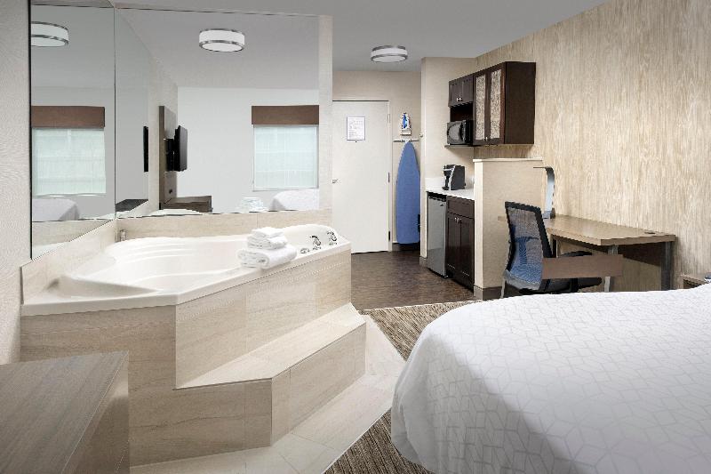 Holiday Inn Express and Suites Annapolis image