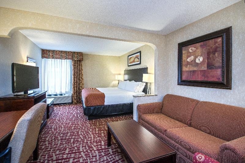 Holiday Inn Express & Suites Corinth By IHG image