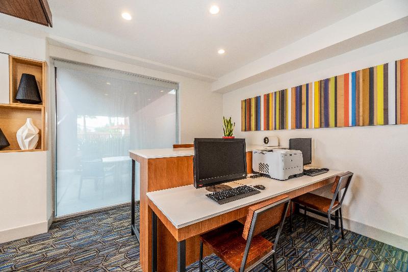 Holiday Inn Express & Sts Fremont Milpitas Centra image