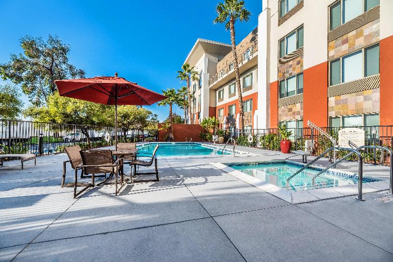 Holiday Inn Express & Sts Fremont Milpitas Centra image