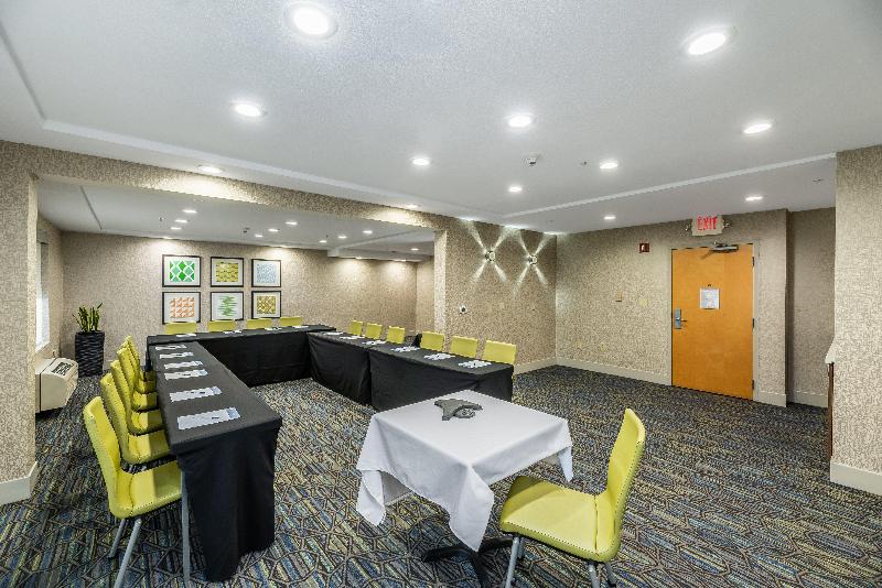 Holiday Inn Express & Sts Fremont Milpitas Centra image