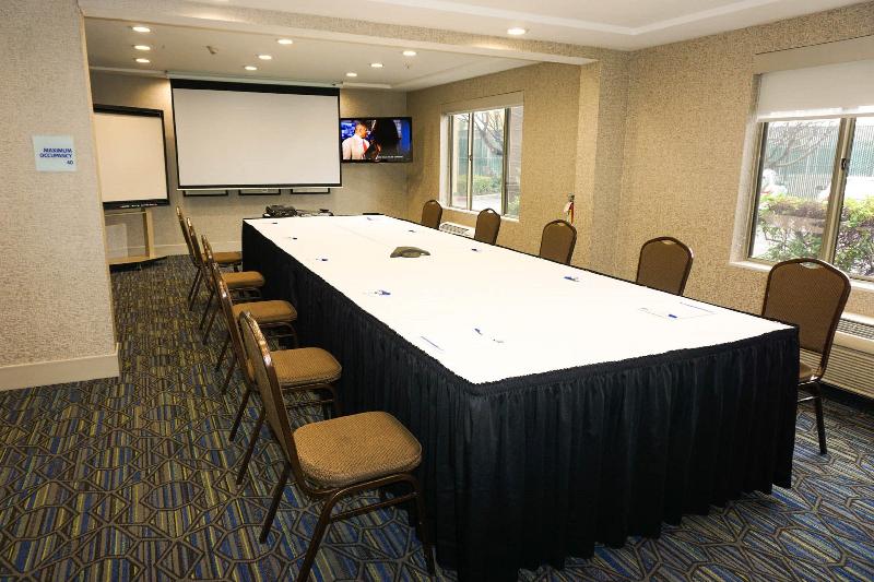 Holiday Inn Express & Sts Fremont Milpitas Centra image
