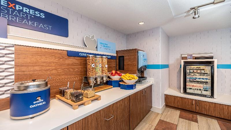 Holiday Inn Express & Sts Fremont Milpitas Centra image