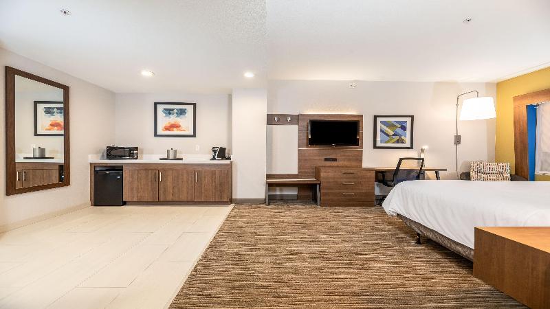 Holiday Inn Express & Sts Fremont Milpitas Centra image