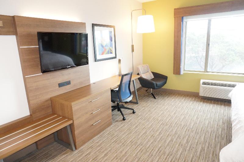 Holiday Inn Express & Sts Fremont Milpitas Centra image