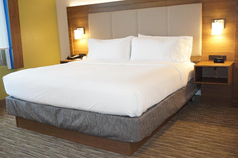 Holiday Inn Express & Sts Fremont Milpitas Centra image