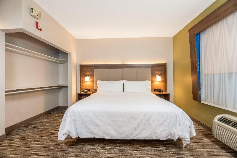 Holiday Inn Express & Sts Fremont Milpitas Centra image