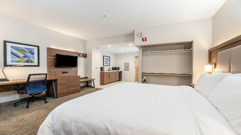 Holiday Inn Express & Sts Fremont Milpitas Centra image