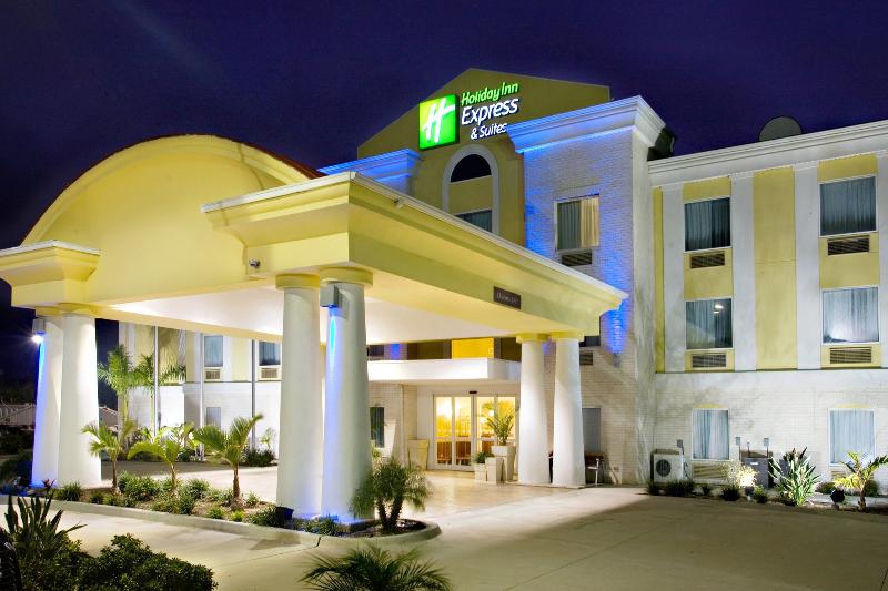 Holiday Inn Express and Suites Falfurrias — main photo