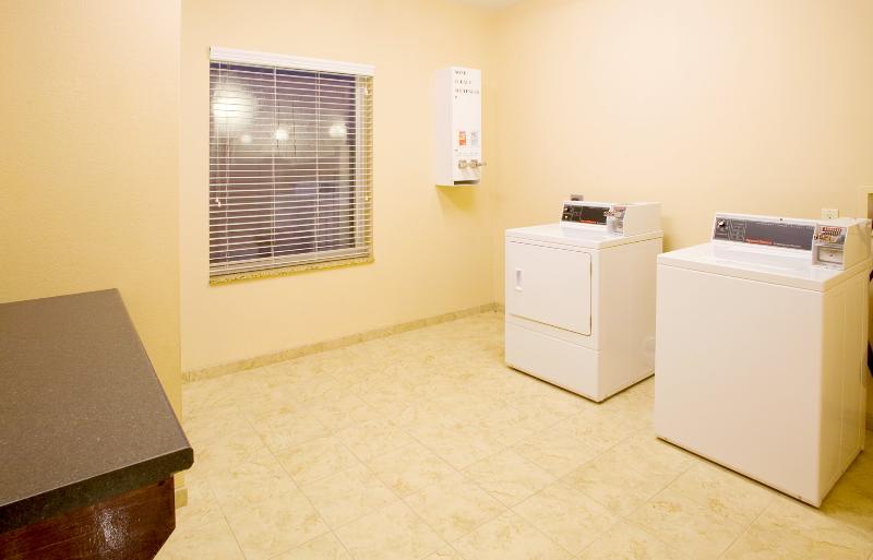 Holiday Inn Express and Suites Falfurrias — photo 5