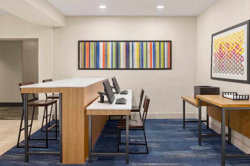 Holiday Inn Express and Suites Ft Myers East The F