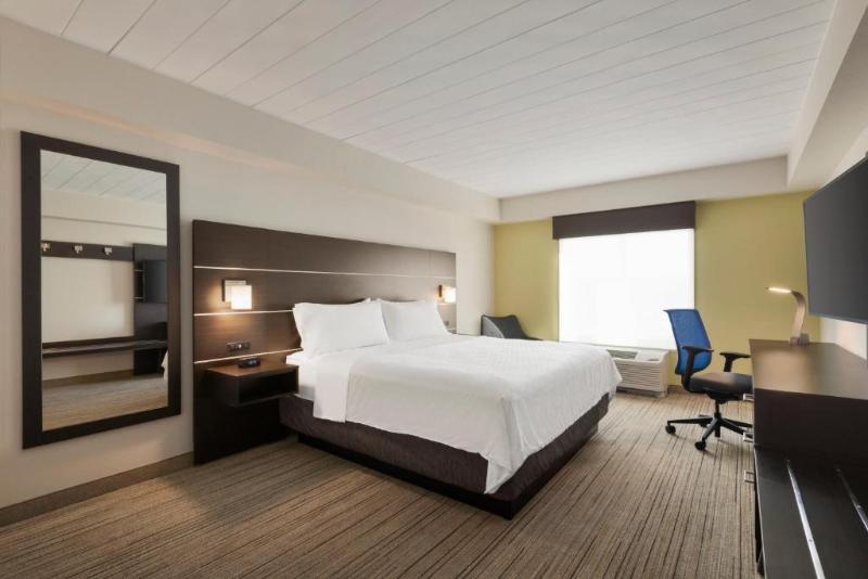 Holiday Inn Express and Suites Ft Myers East The F image