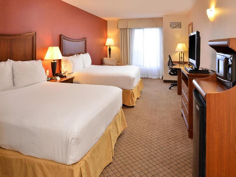 Holiday Inn Express Suites Lincoln-Roseville Area image