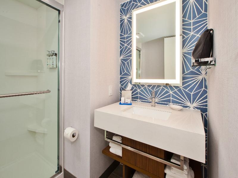 Holiday Inn Express and Suites Va Beach Oceanfront image