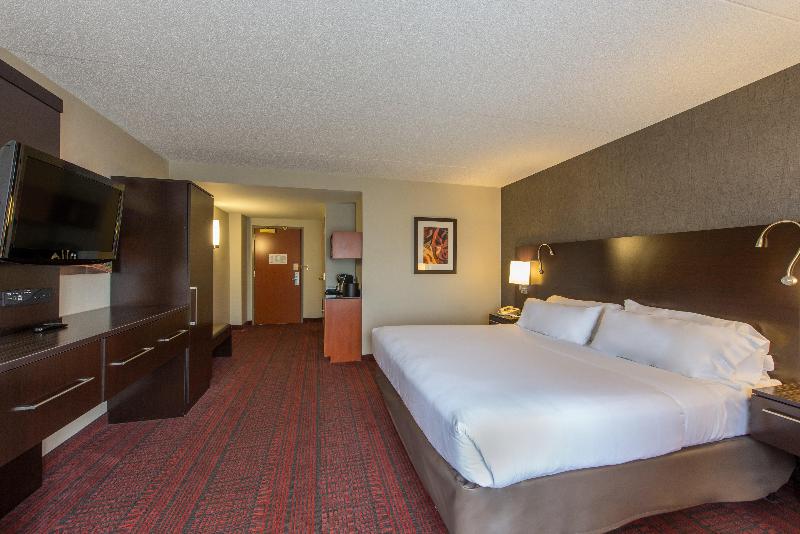 Holiday Inn Express and Suites Auburn image