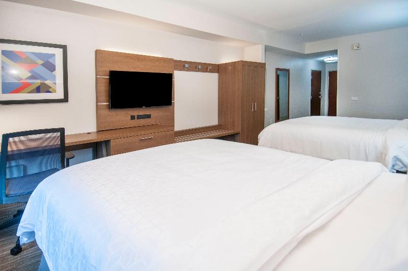 Holiday Inn Express & Suites Biloxi Ocean Springs photo 15