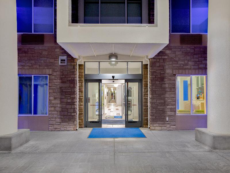 Holiday Inn Express & Suites Ontario image
