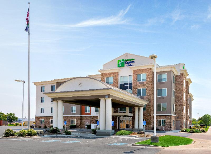 Holiday Inn Express & Suites Ontario image