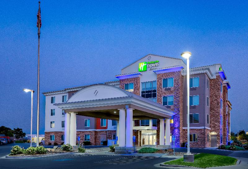 Holiday Inn Express & Suites Ontario image