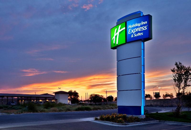 Holiday Inn Express & Suites Ontario image