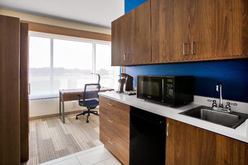 Holiday Inn Express & Suites Ontario image