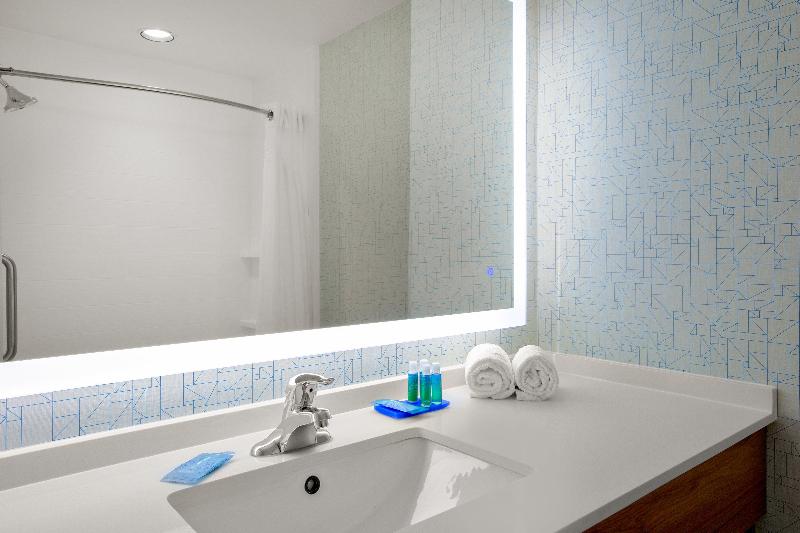 Holiday Inn Express & Suites Ontario image