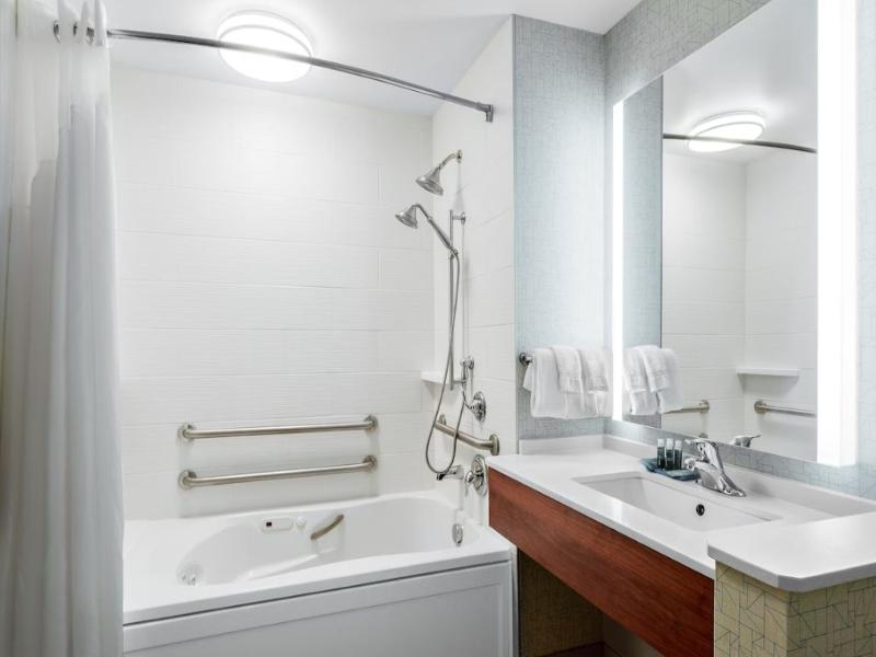 Holiday Inn Express & Suites Ontario image