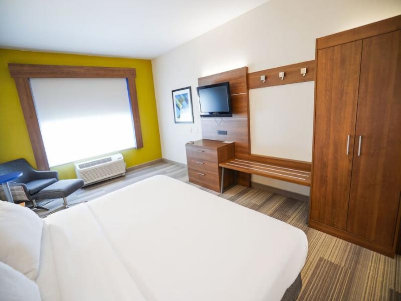 Holiday Inn Express & Suites Ontario image