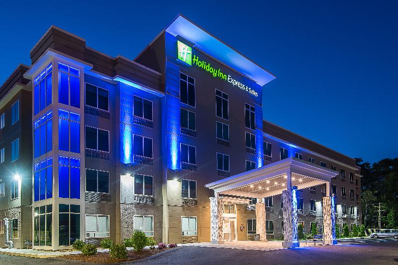 Holiday Inn Express and Suites Norwood Boston Area image