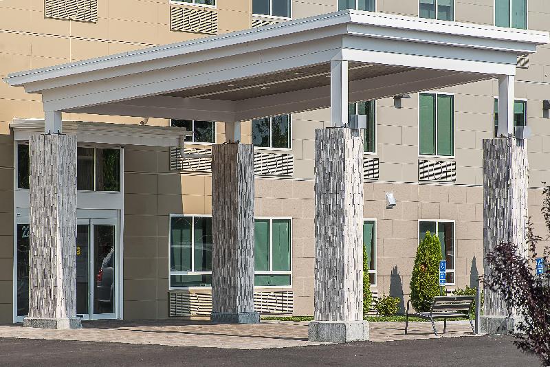 Holiday Inn Express and Suites Norwood Boston Area image