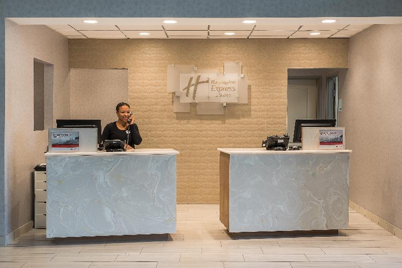 Holiday Inn Express and Suites Norwood Boston Area image