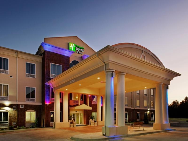 Holiday Inn Express and Suites Talladega