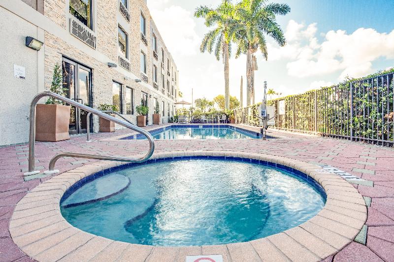 Holiday Inn Express & Suites Clewiston image