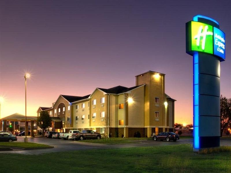 Holiday Inn Express and Suites Canyon