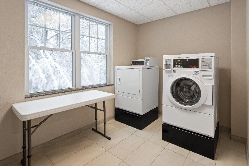 Holiday Inn Express and Suites Freeport Brunswick image