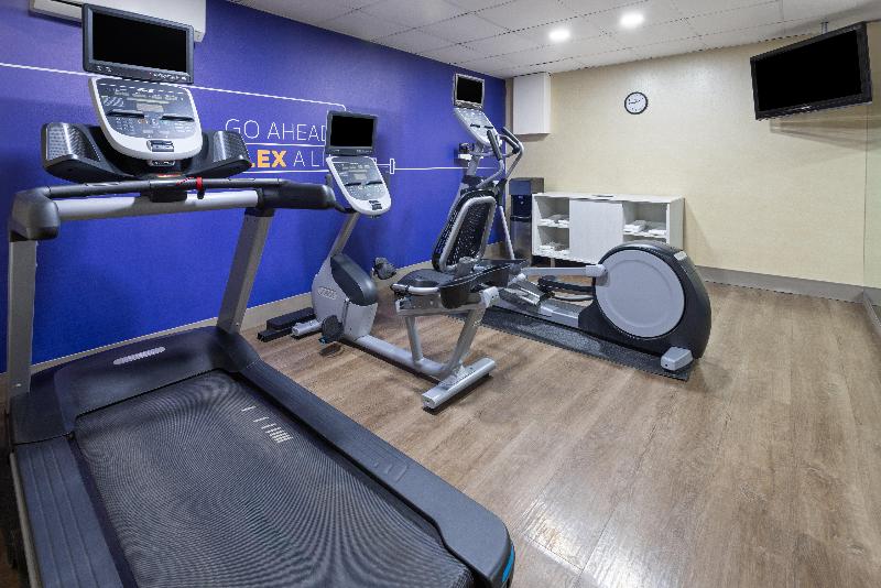 Holiday Inn Express and Suites Freeport Brunswick image