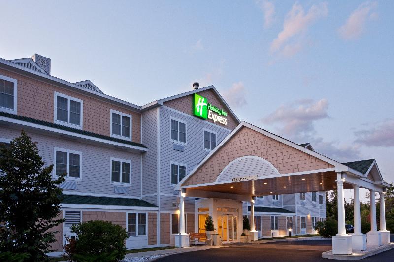 Holiday Inn Express and Suites Freeport Brunswick image